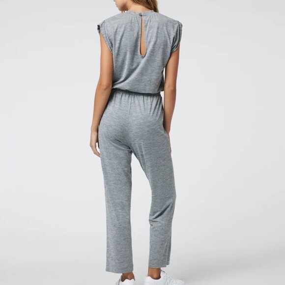 Like New: Vuori Short Sleeve Lux Crew Jumpsuit Mallorca Heather Women's Medium - Picture 3 of 10